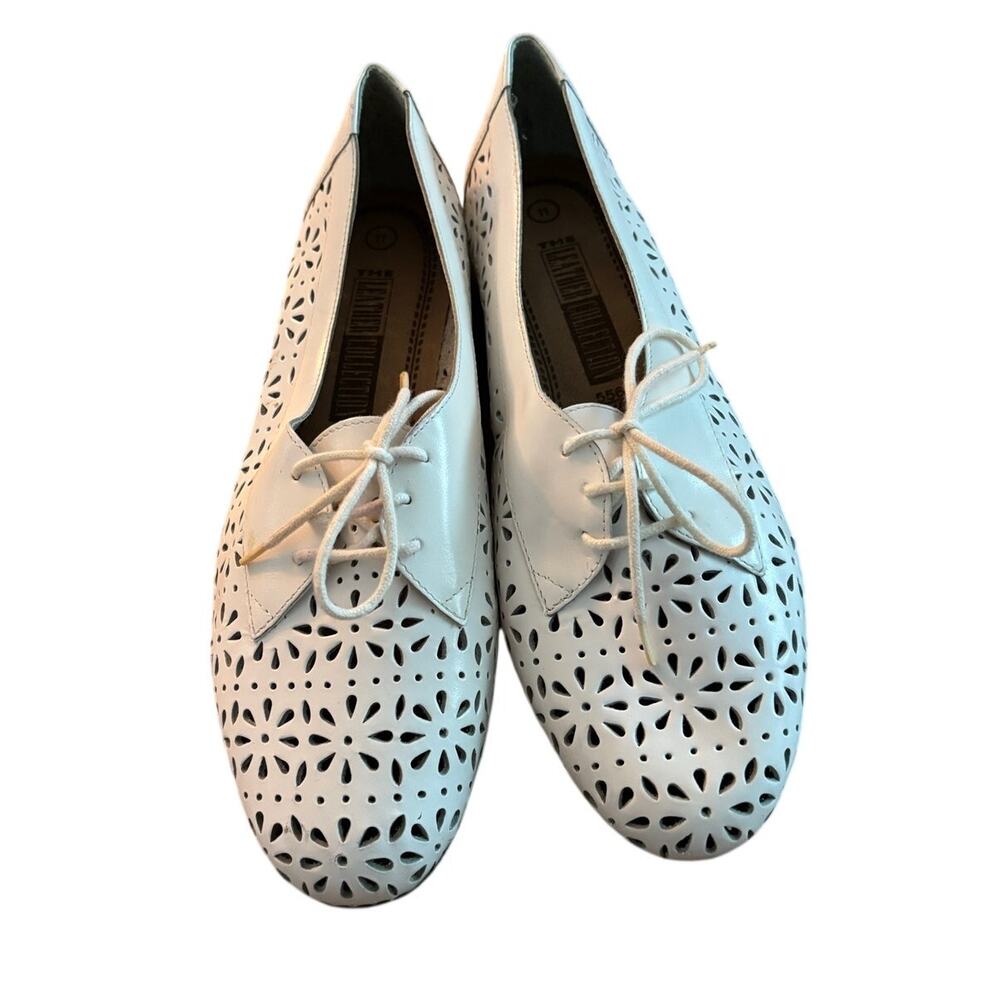 Vintage The Leather Collection White Perforated Floral Oxford Flats Womens Sz 11